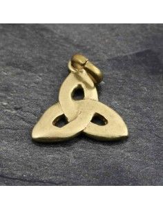 Colgante triqueta bronce 2